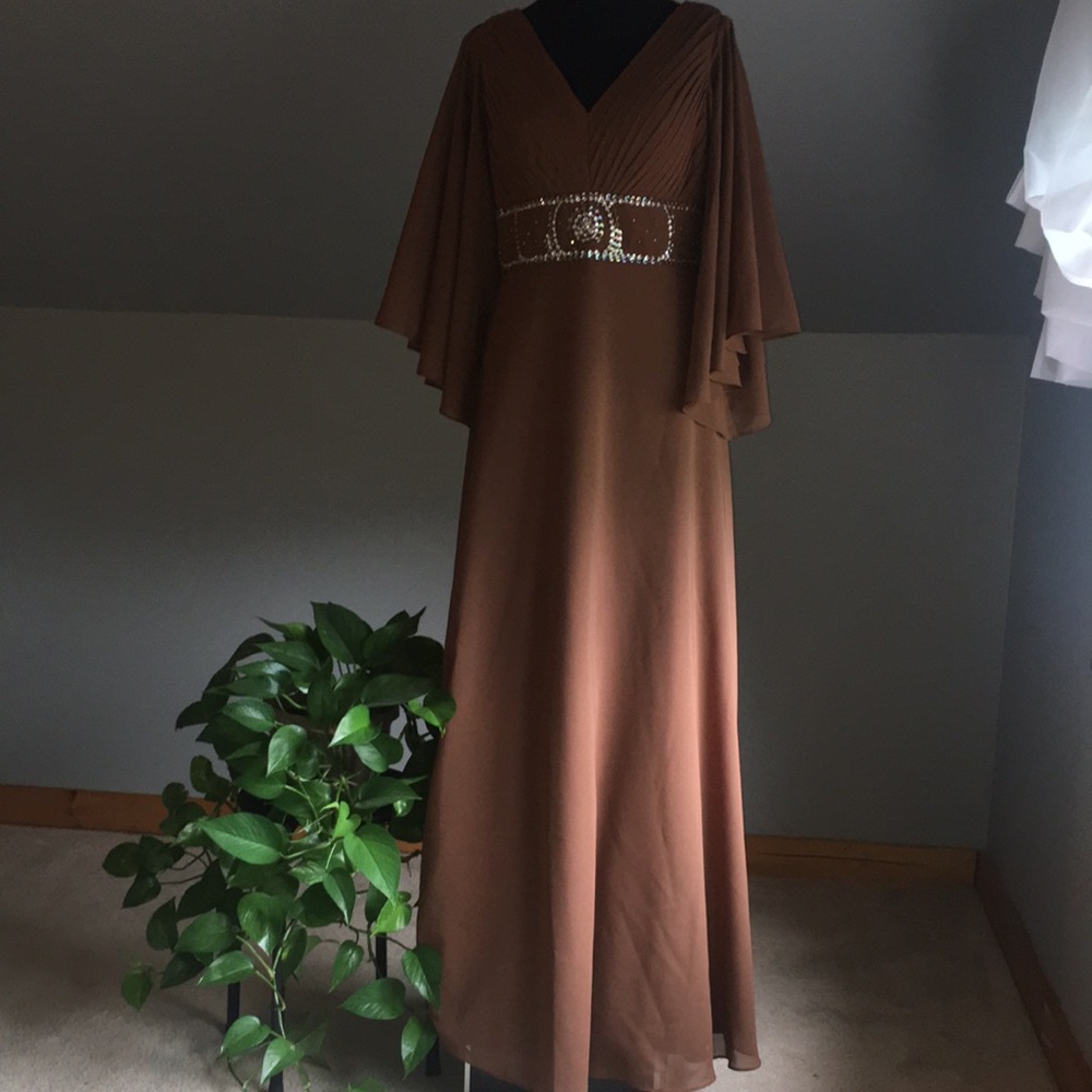JJ’s House Special Occasion Dress, size 12, brown